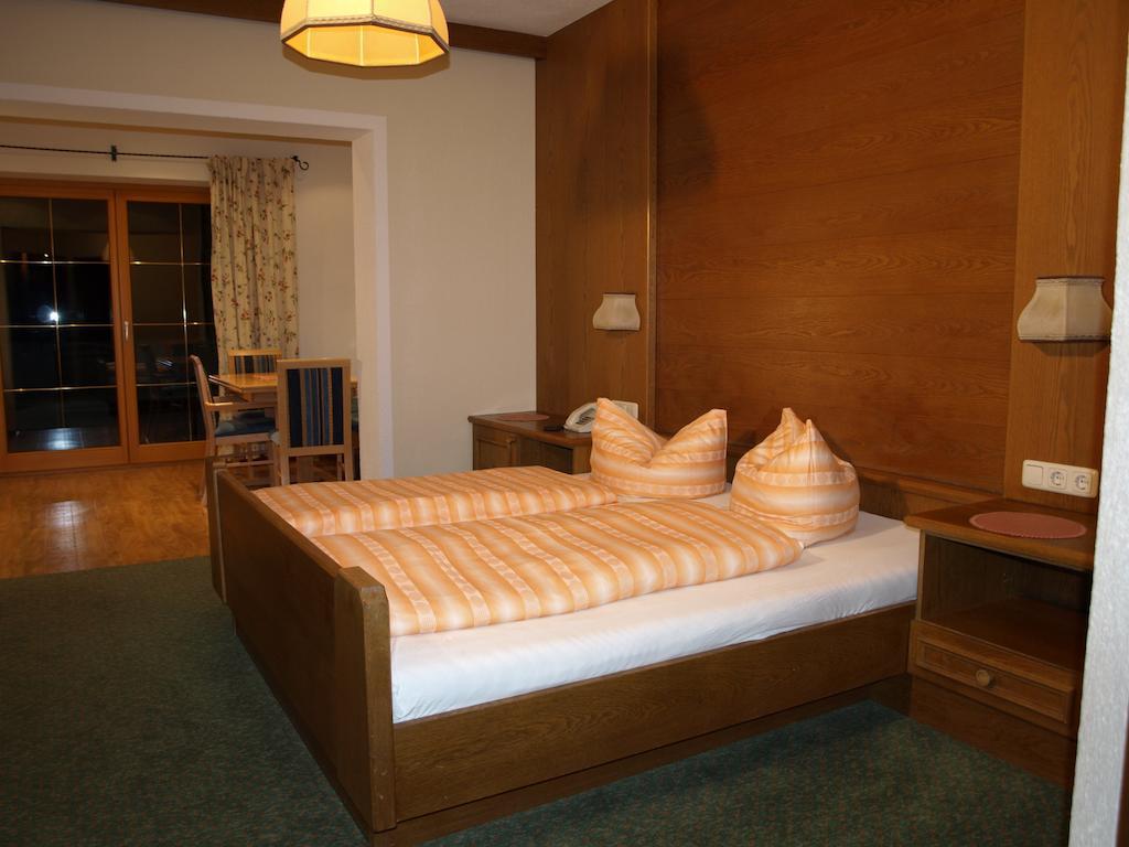 Haus Karin Hotel Solden Room photo